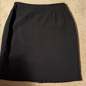 Sals Fifth Avenue Women's charcoal gray Skirt All wool and fully lined. Size 10